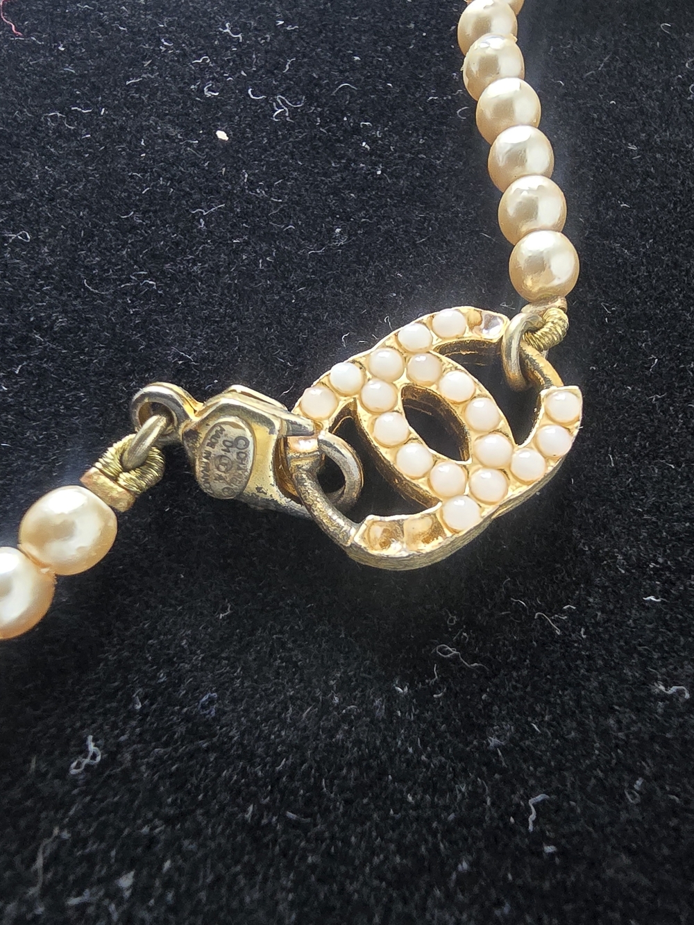 CHANEL Vintage Pearl Necklace - Picture 8 of 11
